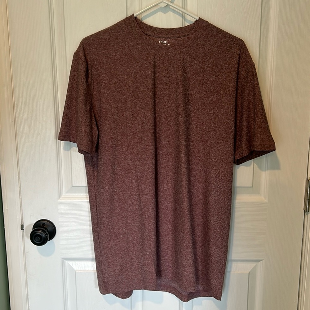 True Classic Men's Short Sleeve Heather Maroon Tee